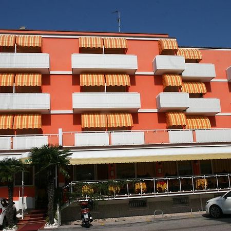 ביביונה Hotel Paron מראה חיצוני תמונה